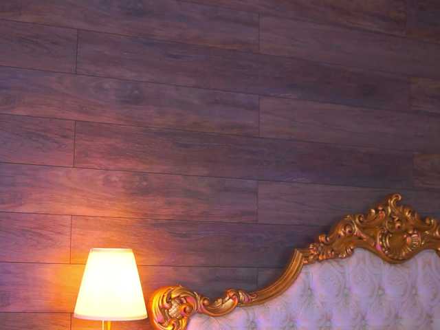 JuicyJessye's BongaCams show and profile