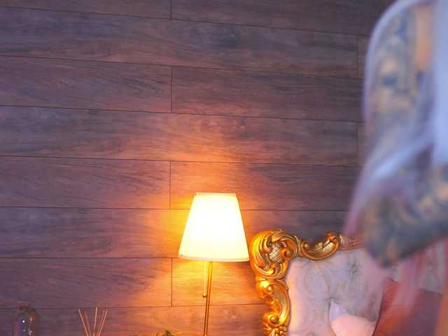 JuicyJessye's BongaCams profile