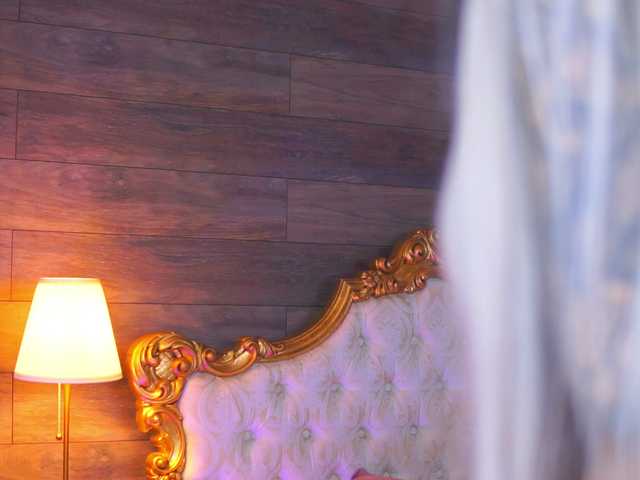 JuicyJessye's BongaCams show and profile