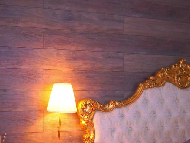 JuicyJessye's BongaCams show and profile