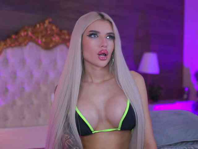 JuicyJessye webcam