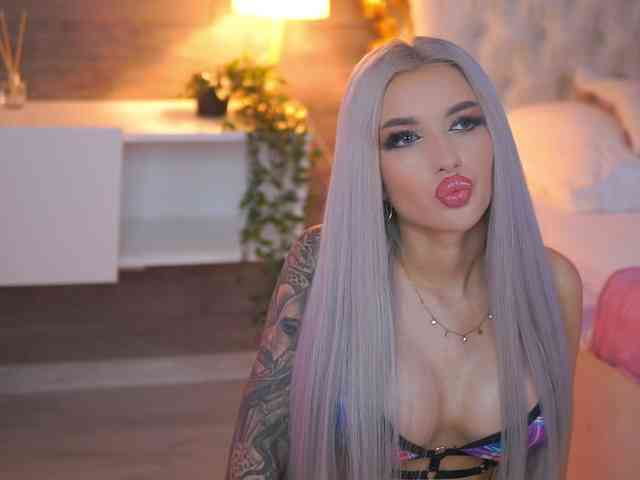 JuicyJessye webcam