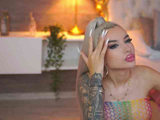 JuicyJessye webcam