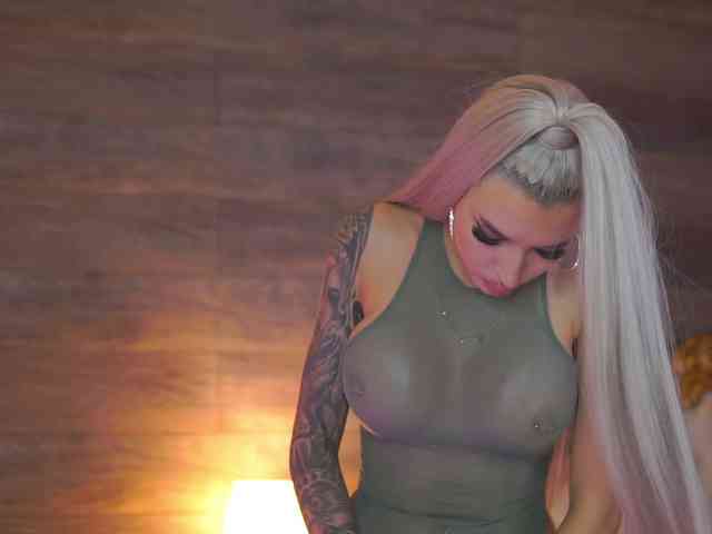 JuicyJessye webcam