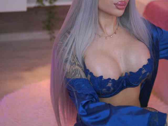 JuicyJessye webcam