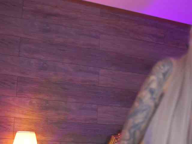 JuicyJessye webcam