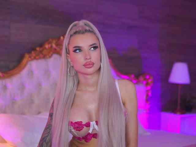 JuicyJessye webcam