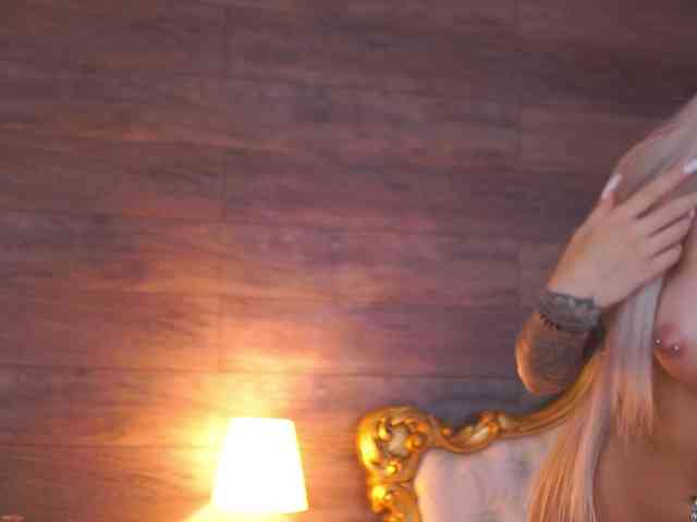 JuicyJessye webcam