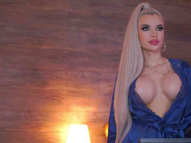 JuicyJessye webcam
