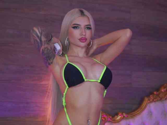 JuicyJessye webcam