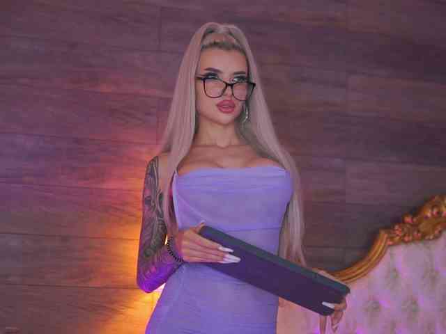 JuicyJessye webcam