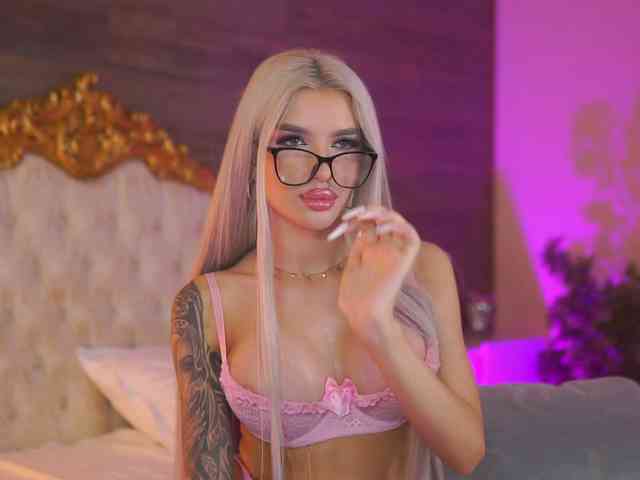 JuicyJessye webcam