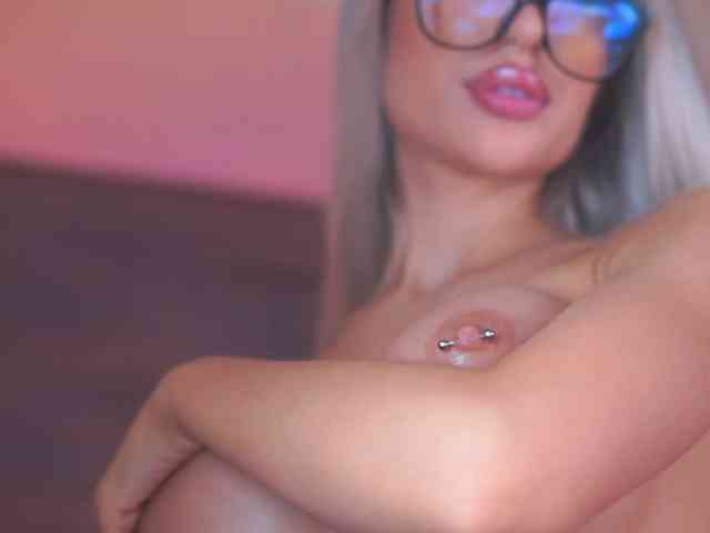 JuicyJessye Live Webcam on BongaCams