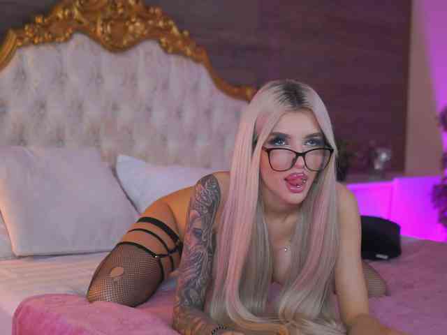 JuicyJessye webcam