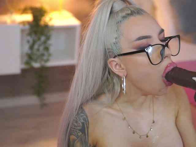 JuicyJessye webcam