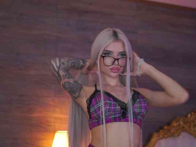 JuicyJessye webcam