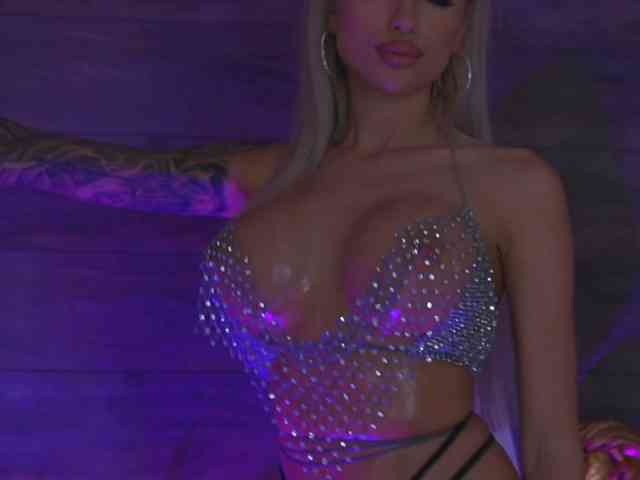 JuicyJessye webcam