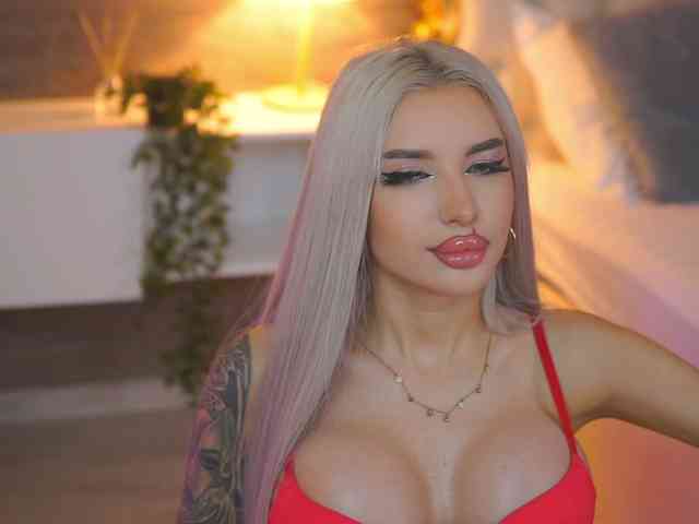 JuicyJessye webcam