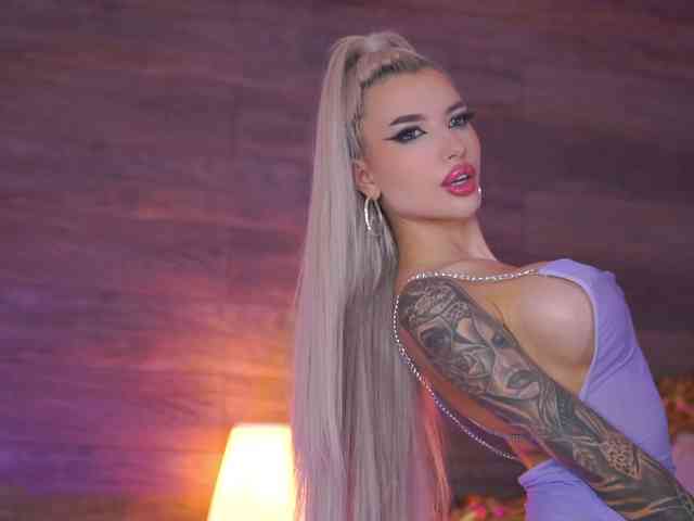 JuicyJessye webcam