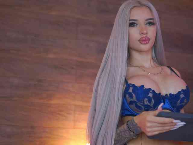 JuicyJessye webcam