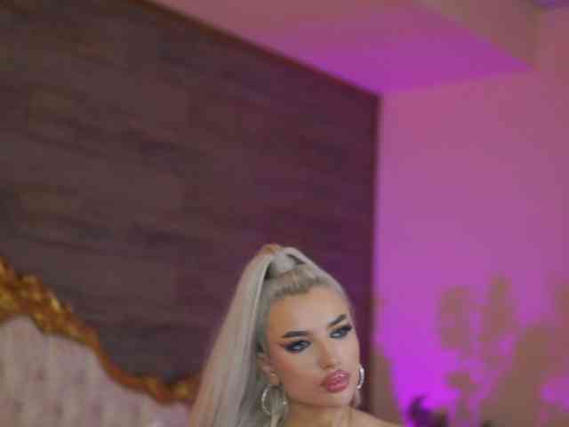 JuicyJessye webcam