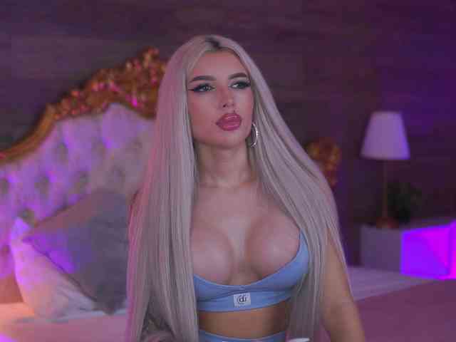 JuicyJessye webcam