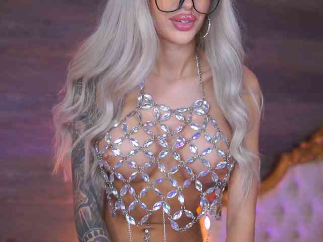 JuicyJessye webcam