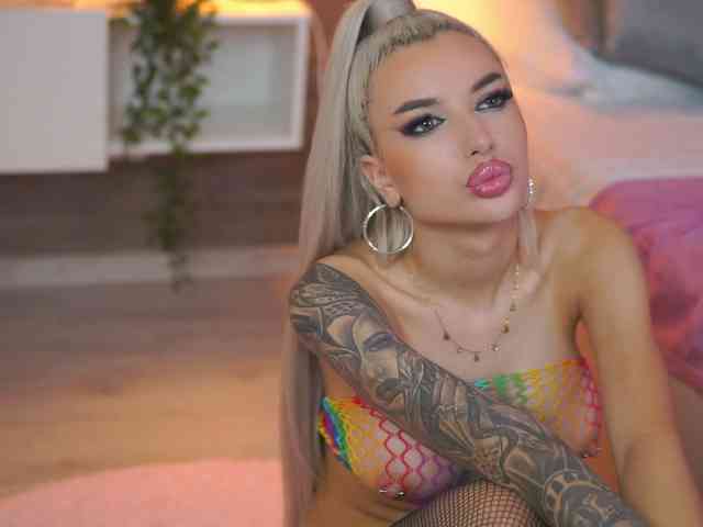 JuicyJessye webcam