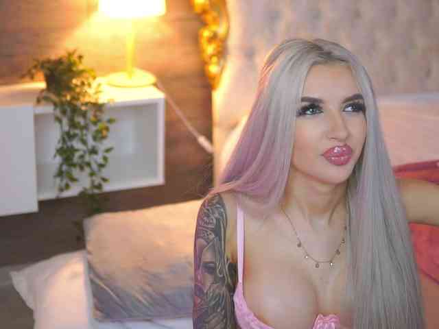 JuicyJessye webcam
