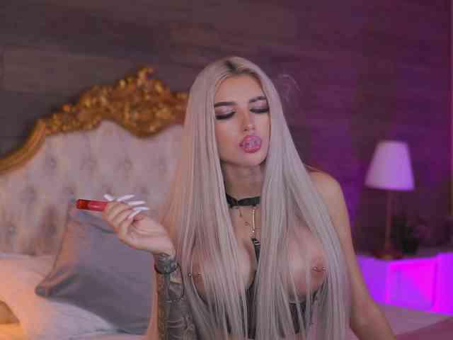 JuicyJessye webcam