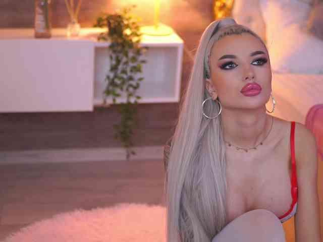 JuicyJessye webcam