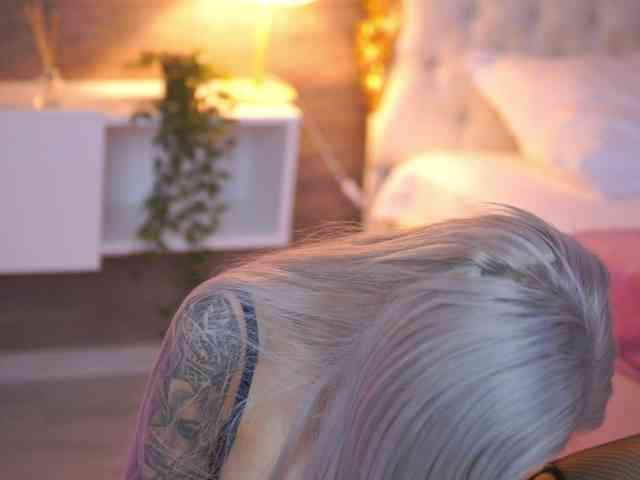 JuicyJessye webcam