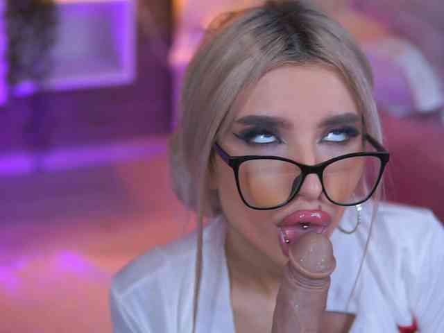 JuicyJessye webcam