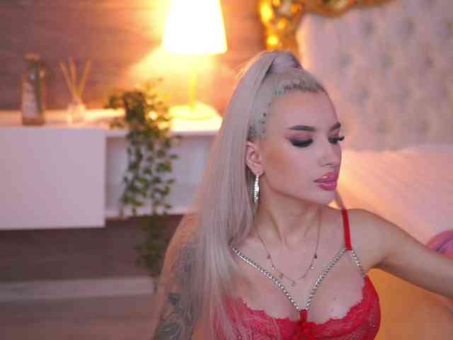 JuicyJessye webcam