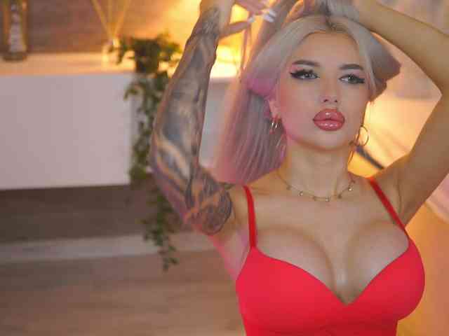 JuicyJessye webcam