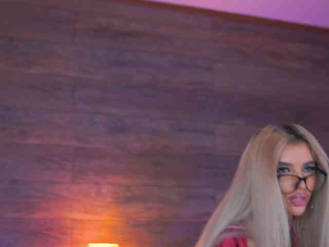 JuicyJessye webcam