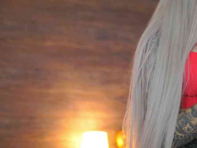 JuicyJessye webcam