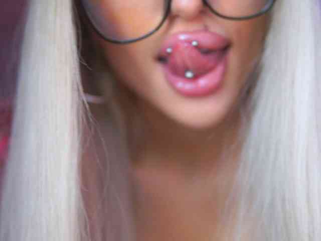 JuicyJessye webcam