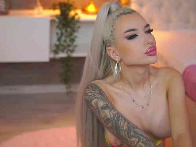 JuicyJessye webcam