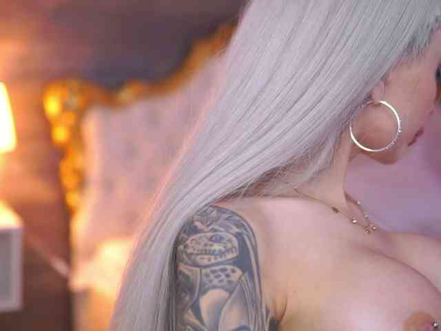 JuicyJessye webcam