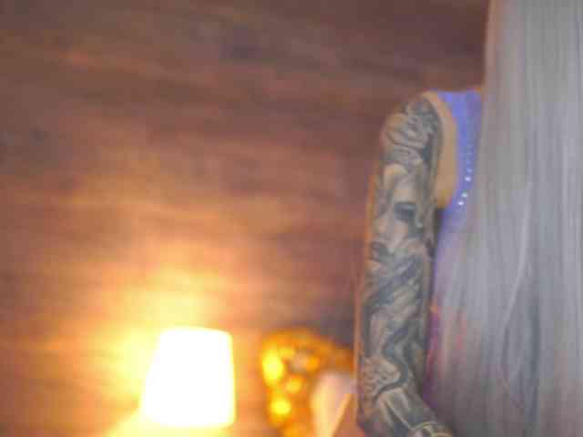 JuicyJessye webcam