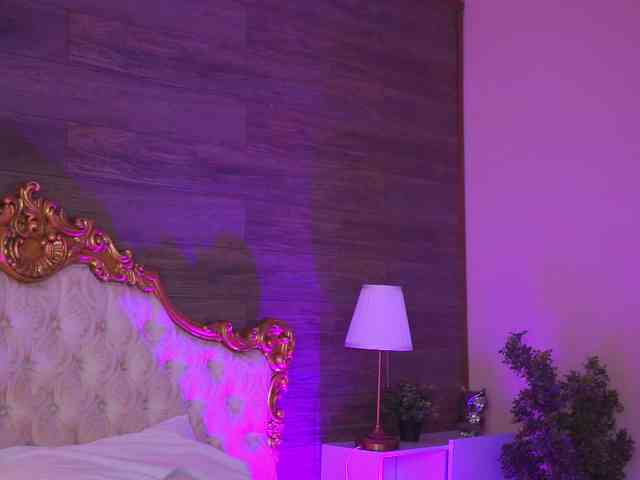 JuicyJessye webcam