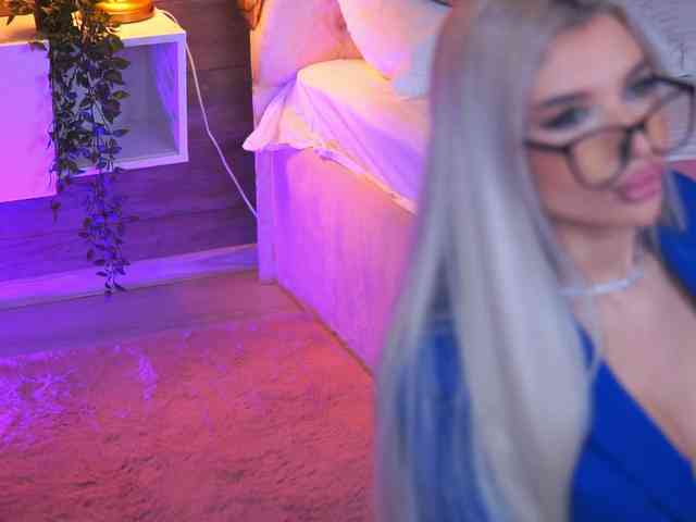 JuicyJessye webcam