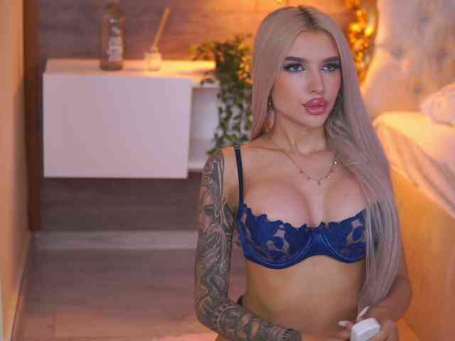 JuicyJessye webcam
