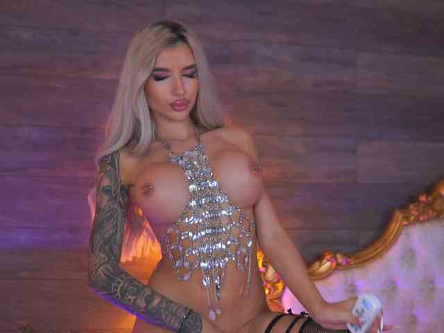 JuicyJessye webcam