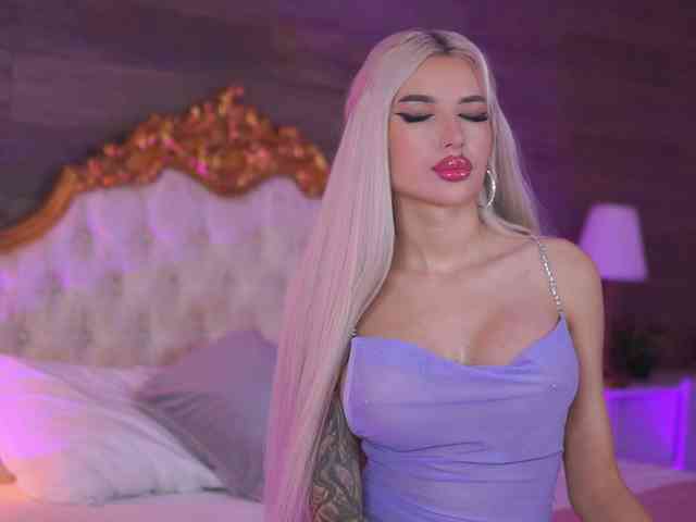 JuicyJessye webcam