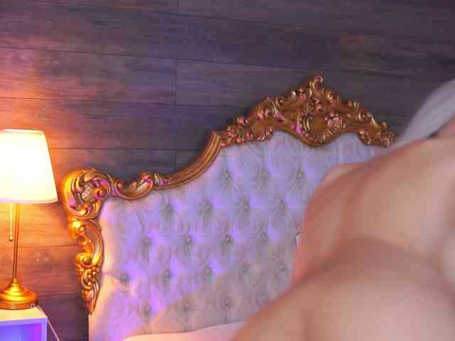 JuicyJessye webcam
