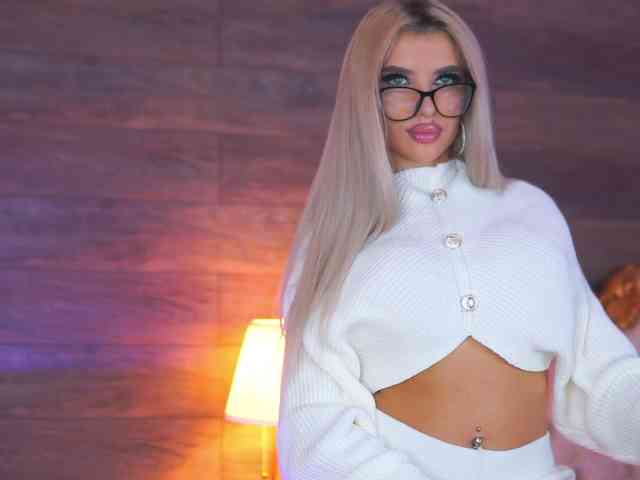 JuicyJessye webcam