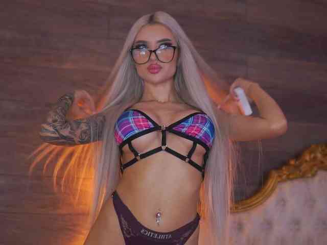 JuicyJessye webcam