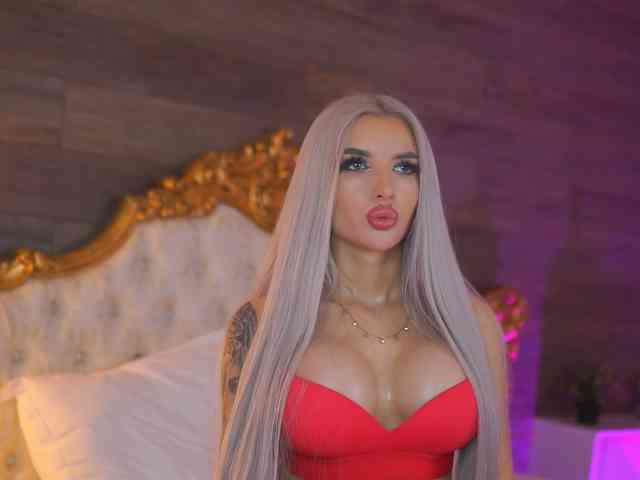 JuicyJessye webcam
